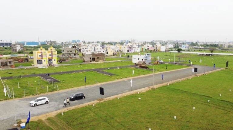 Plots for sale in PARUTHIPATTU 4